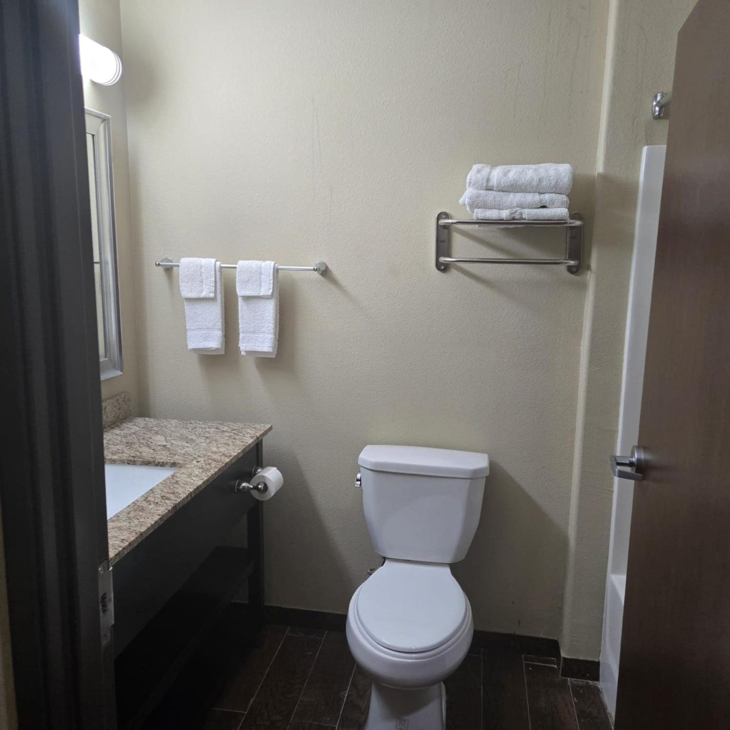 Karnes City Lodge Екстер'єр фото