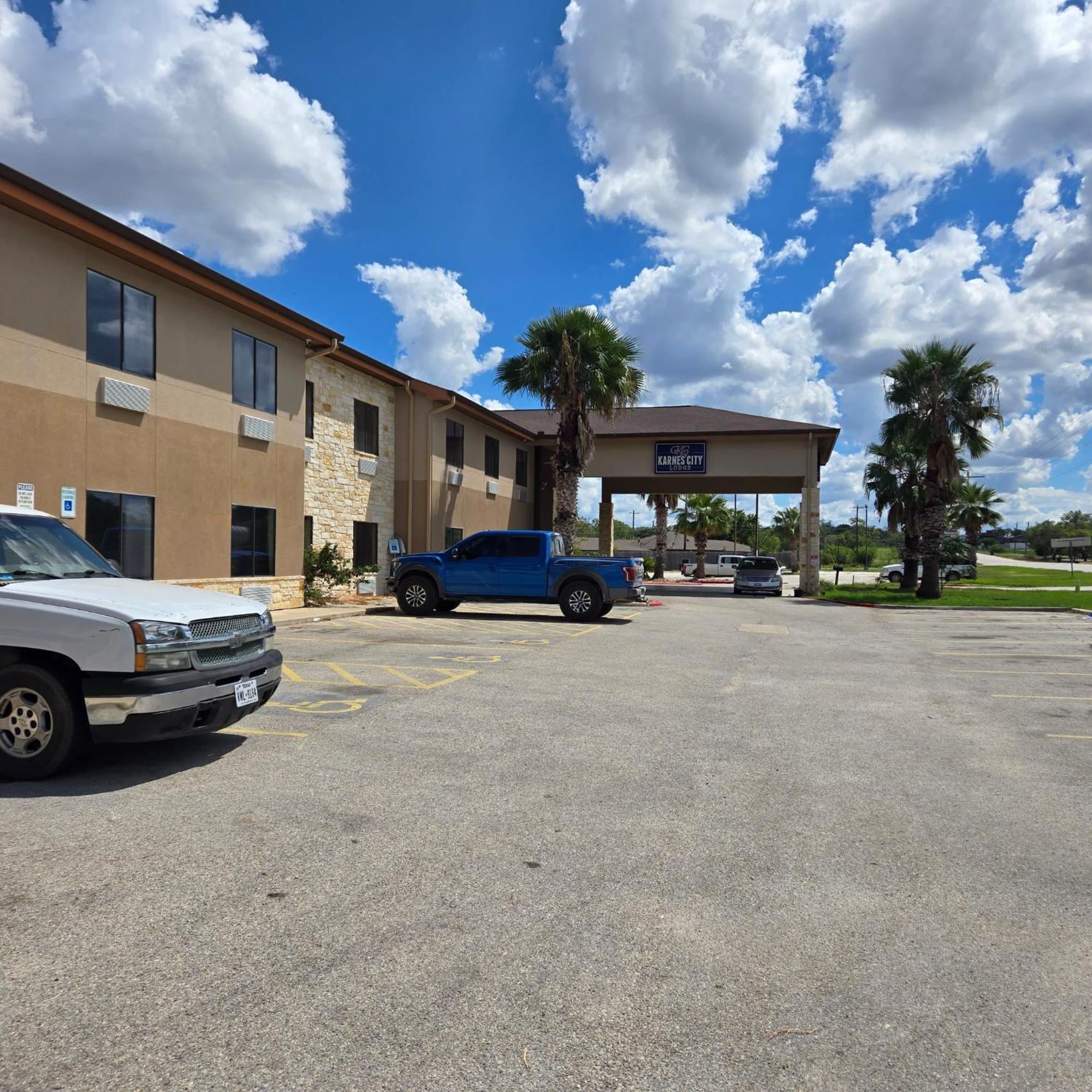 Karnes City Lodge Екстер'єр фото
