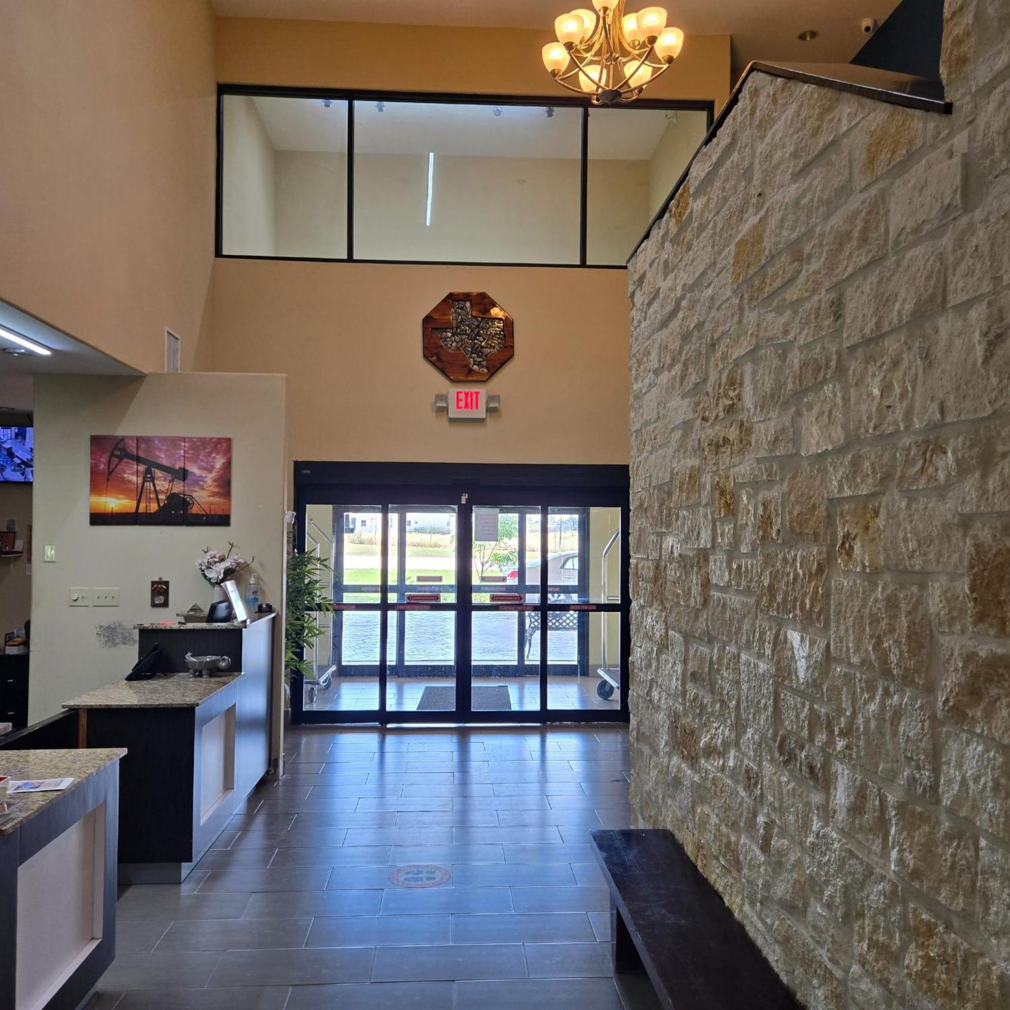Karnes City Lodge Екстер'єр фото