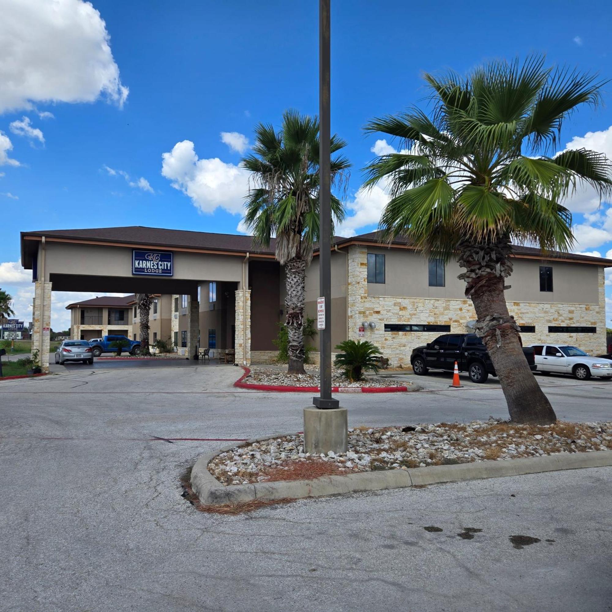 Karnes City Lodge Екстер'єр фото